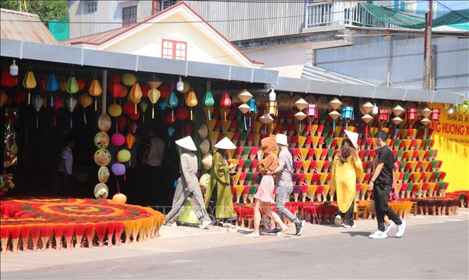 Làng hương Thủy Xuân là một trong những điểm du lịch đặc sắc thu hút du khách khi đến Huế. Ảnh: Tường Vi - TTXVN. 