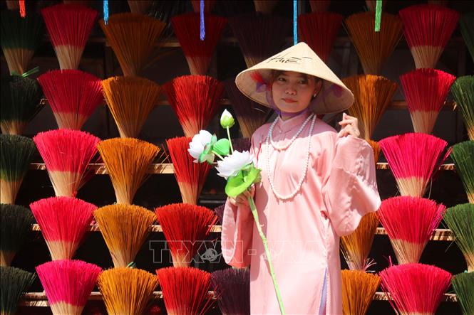 Làng hương Thủy Xuân là địa điểm du lịch lý tưởng với du khách khi đến Huế. Ảnh: Tường Vi - TTXVN. 