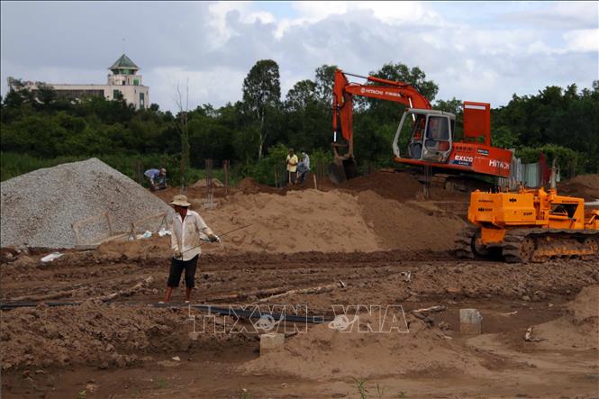 A resettlement project in Ca Mau city, the southern most province of Ca Mau, is under way. VNA Photo