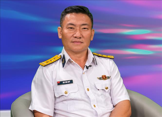 Trong ảnh: Thượng tá Bùi Văn Quỳ, Phó Tổng giám đốc Tổng Công ty Tân cảng Sài Gòn, Phó Chủ tịch Hiệp hội cảng biển Việt Nam tham luận tại tọa đàm. Ảnh: Trần Việt - TTXVN