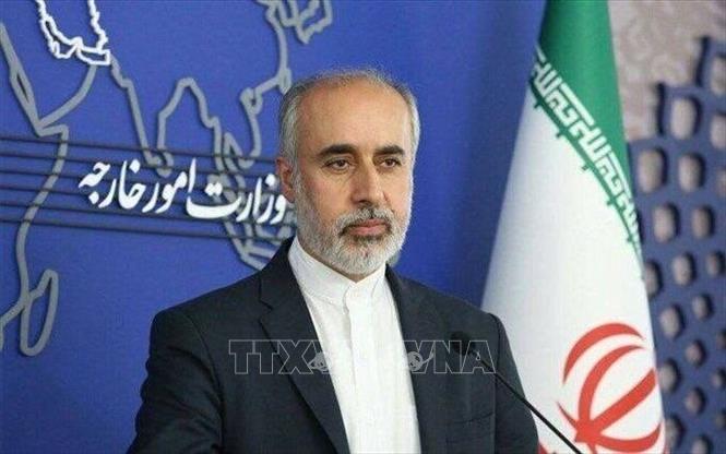 Trong ảnh: Người phát ngôn Bộ Ngoại giao Iran Nasser Kanaani trong một cuộc họp báo tại Tehran. Ảnh: IRNA/TTXVN