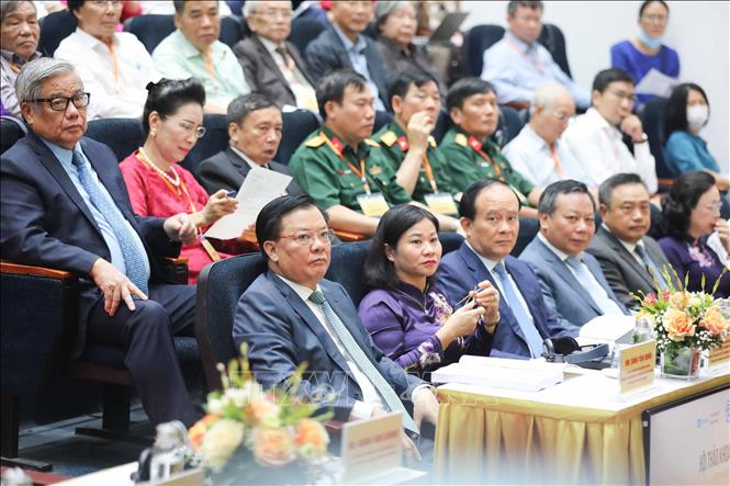 Ủy viên Bộ Chính trị, Bí thư Thành ủy Hà Nội Đinh Tiến Dũng cùng các đại biểu dự hội thảo. Ảnh: Thanh Tùng - TTXVN 