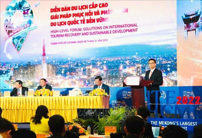 A high-level forum at ITE HCMC 2022 discussing solutions on international tourism recovery and sustainable development. VNA Photo: Mỹ Phương