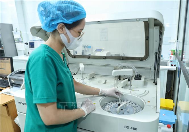 Trong ảnh: Phòng xét nghiệm Sinh hóa-Huyết học, Bệnh viện Đa khoa Sông Thương (Bắc Giang). Ảnh: Danh Lam-TTXVN
