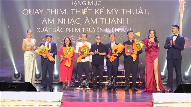 Trao giải âm nhac, âm thanh. Ảnh Đặng Tuấn – TTXVN 
