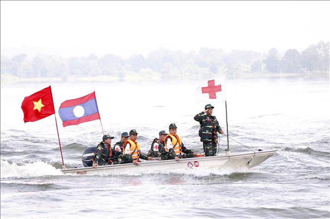 Vietnamese, Lao, and Cambodian military officers and soldiers participate in joint rescue exercise in Vientiane. VNA Photo