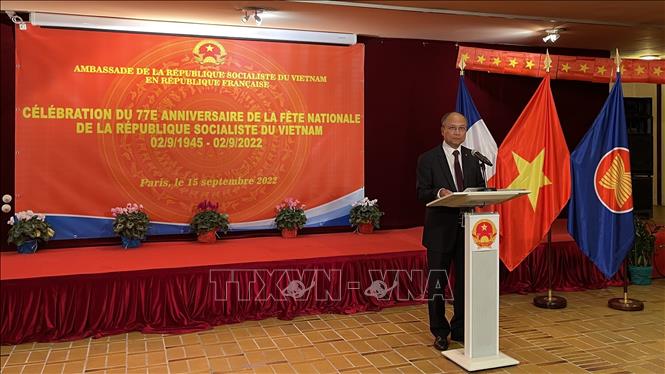 Đại sứ Đinh Toàn Thắng phát biểu tại Lễ kỷ niệm 77 năm Quốc khánh Việt Nam tại Pháp. Ảnh: Thu Hà - P/v TTXVN tại Pháp