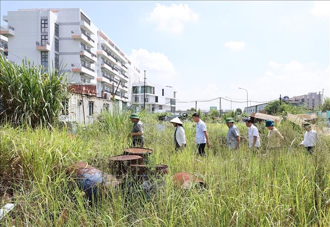 Thủ tướng Phạm Minh Chính kiểm tra thực trạng Bệnh viện Hữu nghị Việt Đức cơ sở 2 tại thành phố Phủ Lý, Hà Nam. Ảnh: Dương Giang -TTXVN
