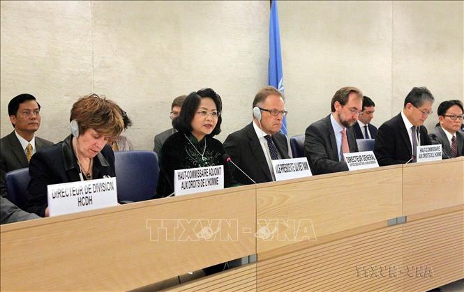 Ngày 13/6/2016, tại trụ sở LHQ ở Geneva (Thụy Sĩ), Phó Chủ tịch nước Đặng Thị Ngọc Thịnh phát biểu tại Khóa họp thứ 32 Hội đồng Nhân quyền Liên hợp quốc. Ảnh: Quang Hải – TTXVN