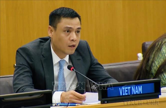 Việt Nam đã và đang đảm nhiệm nhiều vị trí quan trọng tại các cơ quan LHQ. Trong ảnh: Đại sứ Đặng Hoàng Giang, Trưởng Phái đoàn Thường trực Việt Nam tại LHQ phát biểu tại Phiên họp định kỳ lần thứ hai Hội đồng chấp hành Chương trình phát triển Liên hợp quốc (UNDP), tại New York (29/8-1/9/2022). Ảnh: TTXVN