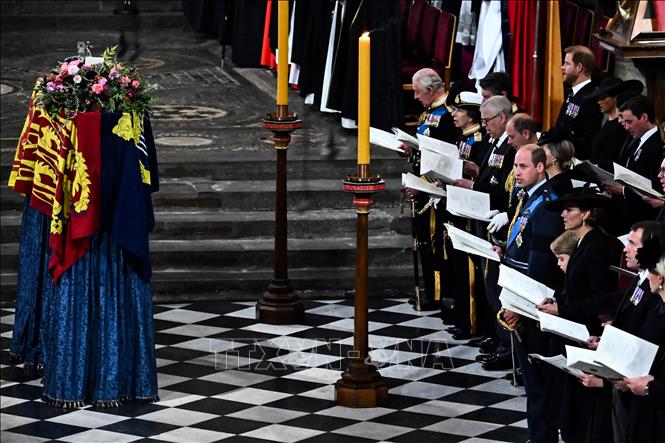Trong ảnh: Các thành viên Hoàng gia tại lễ tang chính thức của Nữ hoàng Elizabeth II ở Tu viện Westminster (London), ngày 19/9/2022. Ảnh: AFP/TTXVN