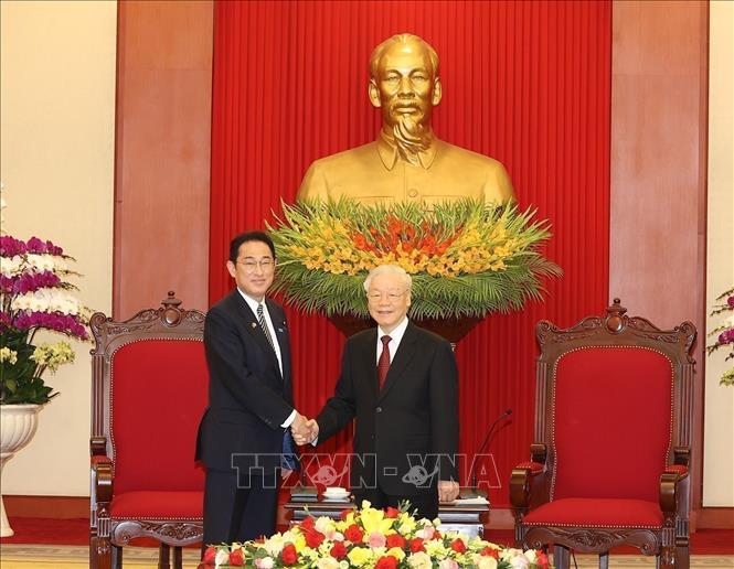 Tổng Bí thư Nguyễn Phú Trọng tiếp Thủ tướng Nhật Bản Kishida Fumio thăm chính thức Việt Nam (1/5/2022). Ảnh: Trí Dũng - TTXVN