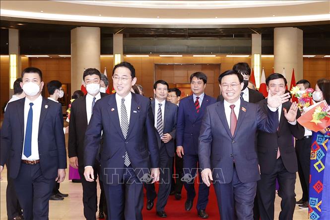Chủ tịch Quốc hội Vương Đình Huệ tiếp Thủ tướng Nhật Bản Kishida Fumio thăm chính thức Việt Nam (1/5/2022). Ảnh: Doãn Tấn – TTXVN