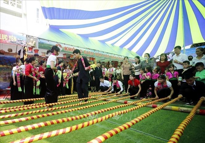 A corner of a space for introducing culture of ethnic minority groups held in Nghia Lo town, the northern province of Yen Bai, as part of the  ceremony. VNA Photo