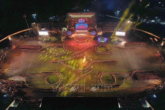 A special art performance highlights the uniqueness of Xoe Thai dance at the ceremony VNA Photo: Dương Giang 