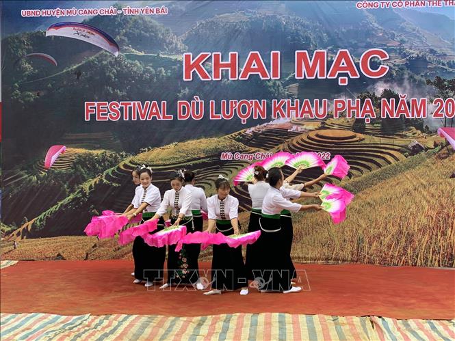 Lễ Khai mạc Festival dù lượn Khau Phạ năm 2022. Ảnh: TTXVN phát