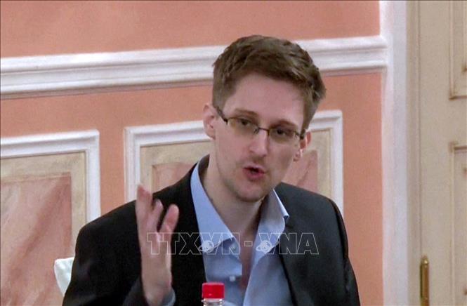 Trong ảnh (tư liệu): Cựu nhân viên kỹ thuật của Cơ quan An ninh Quốc gia Mỹ Edward Snowden phát biểu tại Moskva, Nga, ngày 12/10/2013. Ảnh: AFP/ TTXVN