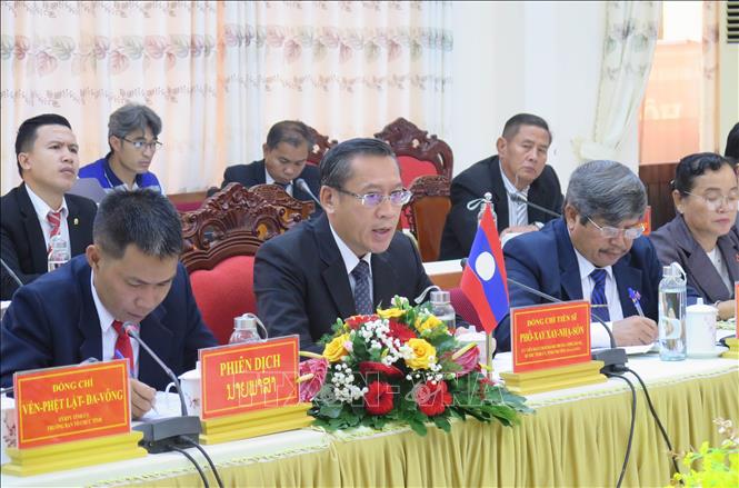 Trong ảnh: Ủy viên Trung ương Đảng Nhân dân Cách mạng Lào, Bí thư Tỉnh ủy, Tỉnh trưởng Salavan Phoxay Sayasone phát biểu tại Lễ ký kết. Ảnh: Dư Toán – TTXVN.
