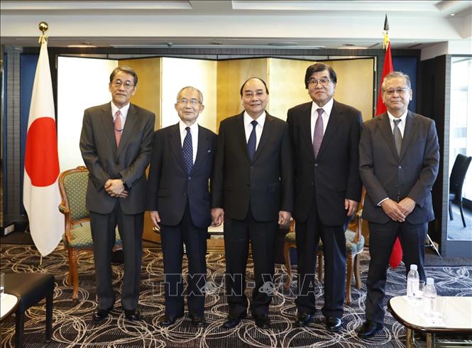 President Nguyen Xuan Phuc receives former Japanese Ambassadors to Vietnam. VNA Photo