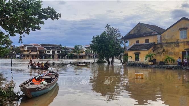 Nhiều ngôi nhà tại phố cổ Hội An bị ngập lụt. Ảnh: Văn Dũng - TTXVN