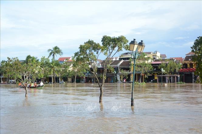 Nhiều ngôi nhà tại phố cổ Hội An bị ngập lụt. Ảnh: Văn Dũng - TTXVN