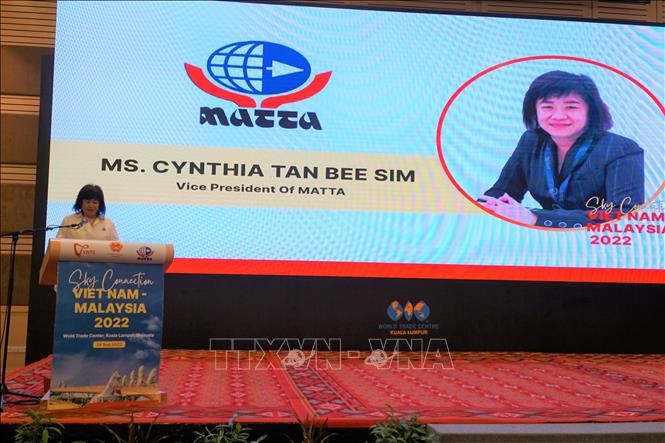 Bà Cynthia Tan, Phó Chủ tịch Hiệp hội du lịch và lữ hành Malaysia (MATTA) phát biểu tại hội thảo. Ảnh Hằng Linh - PV TTXVN tại Malaysia