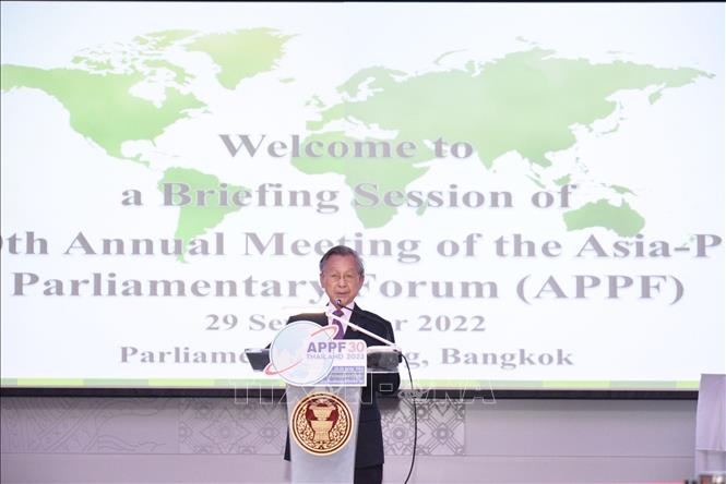 Trong ảnh: Chủ tịch Quốc hội Thái Lan Chuan Leekpai phát biểu thông báo sự kiện. Ảnh: TTXVN phát