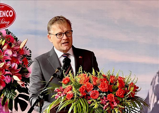 Trong ảnh: Ngài Nicolai Prytz, Đại sức Đặc mệnh toàn quyền Đan Mạch tại Việt Nam phát biểu lại Lễ khánh thành. Ảnh: TTXVN phát
