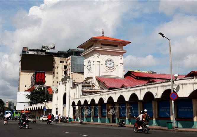 Trong ảnh: Chợ Bến Thành, một biểu tượng du lịch của Thành phố Hồ Chí Minh, là điểm đến hấp dẫn vào mùa Thu. Ảnh: Hồng Đạt - TTXVN
