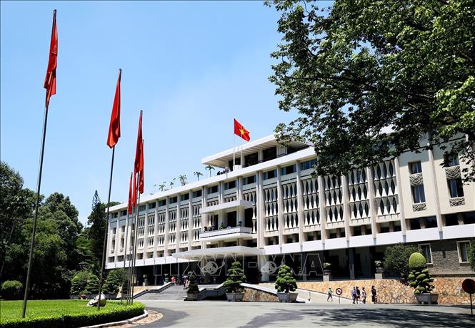Trong ảnh: Dinh Thống Nhất, một điểm đến hấp dẫn vào mùa thu ở Thành phố Hồ Chí Minh. Ảnh: Hồng Đạt - TTXVN
