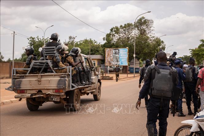 Trong ảnh (tư liệu): Binh sĩ Burkina Faso được triển khai trên đường phố thủ đô Ouagadougou, ngày 7/7/2022. Ảnh: AFP/TTXVN