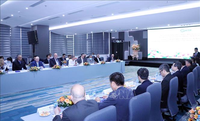 Cuban Prime Minister Manuel Marrero Cruz visits and has a working session at the Ho Chi Minh City Hi-Tech Park. VNA Photo