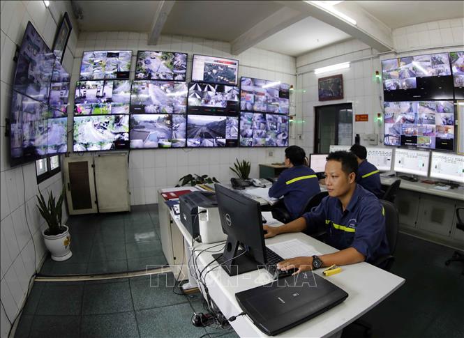 Trung tâm điều hành sản xuất tại Công ty cổ phần Than Vàng Danh. Ảnh: Trần Việt - TTXVN