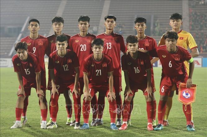 The line-up of the Vietnamese U17 team. VNA Photo: Minh Quyết 