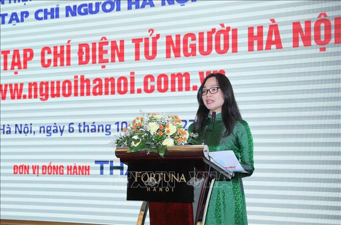Nhà báo Vương Minh Huệ, Tổng biên tập Tạp chí Người Hà Nội phát biểu. Ảnh: Thanh Tùng - TTXVN 