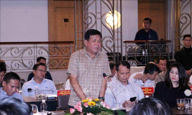 Đại diện các doanh nghiệp du lịch đề xuất nhiều ý kiến với lãnh đạo Thành phố nhằm thúc đẩy phát triển ngành du lịch. Ảnh: Xuân Khu-TTXVN