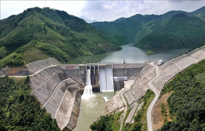 Toàn cảnh công trình hồ chứa nước Ngòi Giành. Ảnh: Trung Kiên - TTXVN