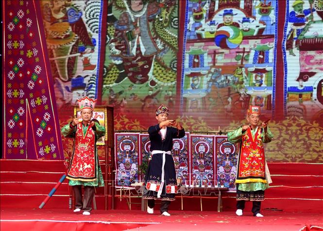 Nghi lễ Cấp sắc của người Dao quần chẹt tỉnh Vĩnh Phúc. Ảnh: Thu Hằng-TTXVN
