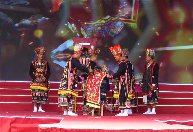 Nghi lễ Cấp sắc của người Dao Coóc mùn tỉnh Tuyên Quang. Ảnh: Thu Hằng-TTXVN