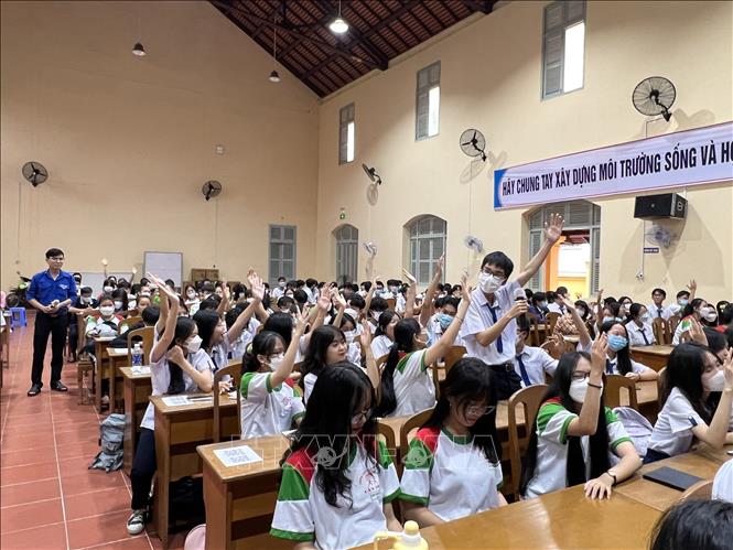 Học sinh sôi nổi tương tác tại sự kiện. Ảnh: Ánh Tuyết - TTXVN