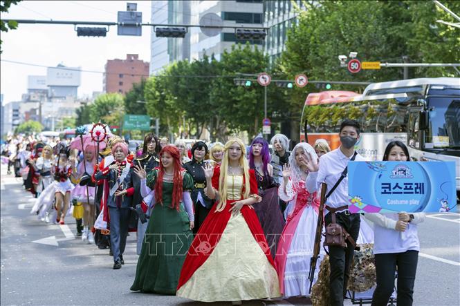 Nhóm Cosplayer của Xứ sở Kim Chi tham gia lễ diễu hành ngày 8/10. Ảnh: Anh Nguyên, PV TTXVN tại Hàn Quốc