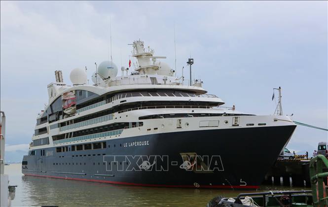 French-flagged cruise ship Le Lape'rouse at Tien Sa port. VNA Photo: Trần Lê Lâm