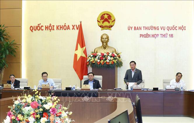 Phó Chủ tịch Quốc hội Nguyễn Khắc Định phát biểu. Ảnh: Doãn Tấn - TTXVN