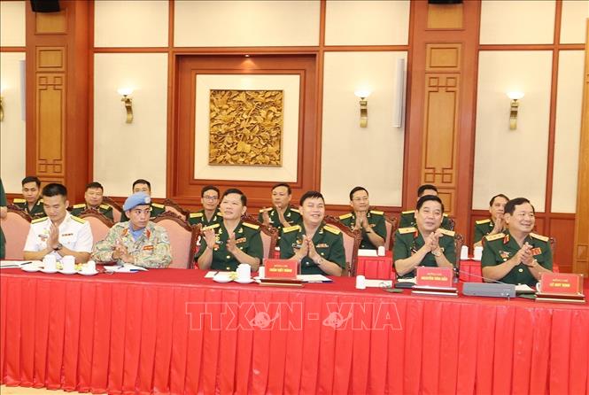 Các đại biểu Quân đội dự buổi gặp mặt. Ảnh: Trí Dũng –TTXVN