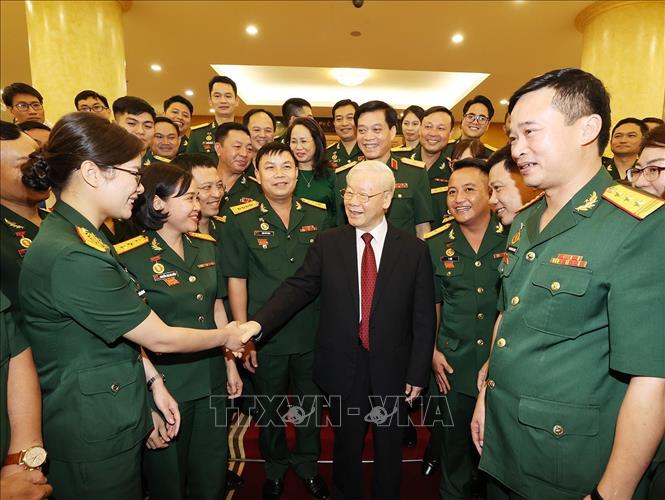 Tổng Bí thư Nguyễn Phú Trọng, Bí thư Quân ủy Trung ương với các đại biểu Đại hội Đoàn Thanh niên Cộng sản Hồ Chí Minh Quân đội lần thứ X. Ảnh: Trí Dũng – TTXVN