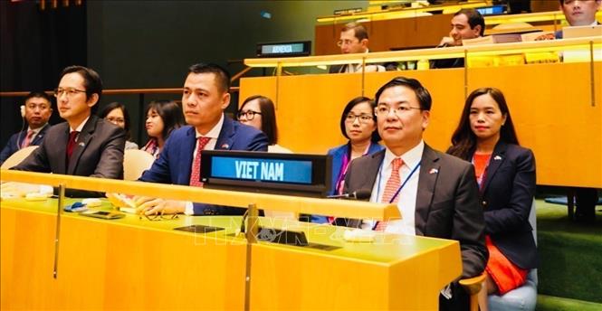 Vietnamese delegation at the UNHCR’s election. VNA Photo 