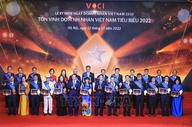 Tôn vinh các doanh nhân Việt Nam tiêu biểu năm 2022. Ảnh: TTXVN