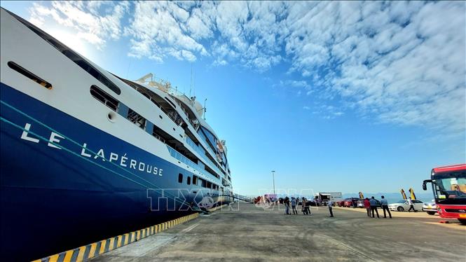 French-flagged cruise ship Le Lape'rouse docks at Ha Long International Cruise Port. VNA Photo