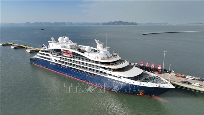French-flagged cruise ship Le Lape'rouse docks at Ha Long International Cruise Port. VNA Photo