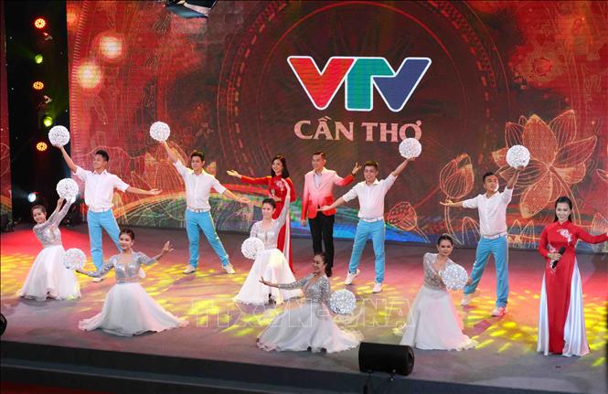 Tiết mục văn nghệ tại lễ ra mắt kênh VTV Cần Thơ. Ảnh: Thanh Liêm - TTXVN